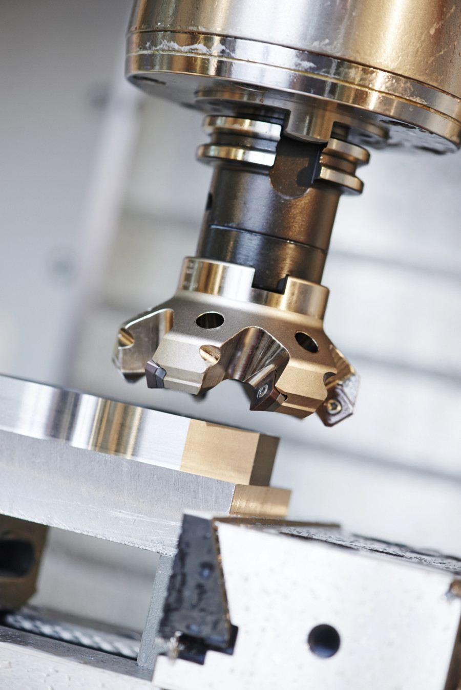 Metal machining by mill